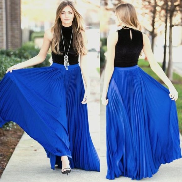💋STUNNING💋 High Waisted Maxi Pleated Skirt in Cobalt Blue